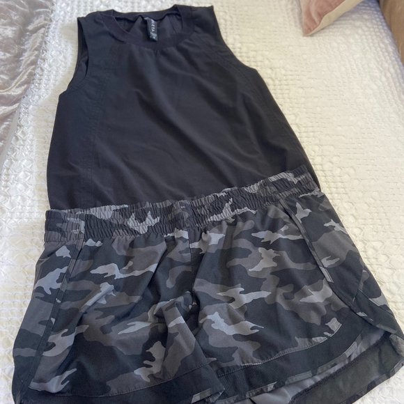 Athleta Mesh Racer Run Shorts - Picture 1 of 2